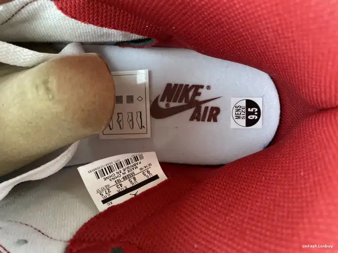 (2017) Red 1 Jordan 555088-103 Metallic Retro Air 0628